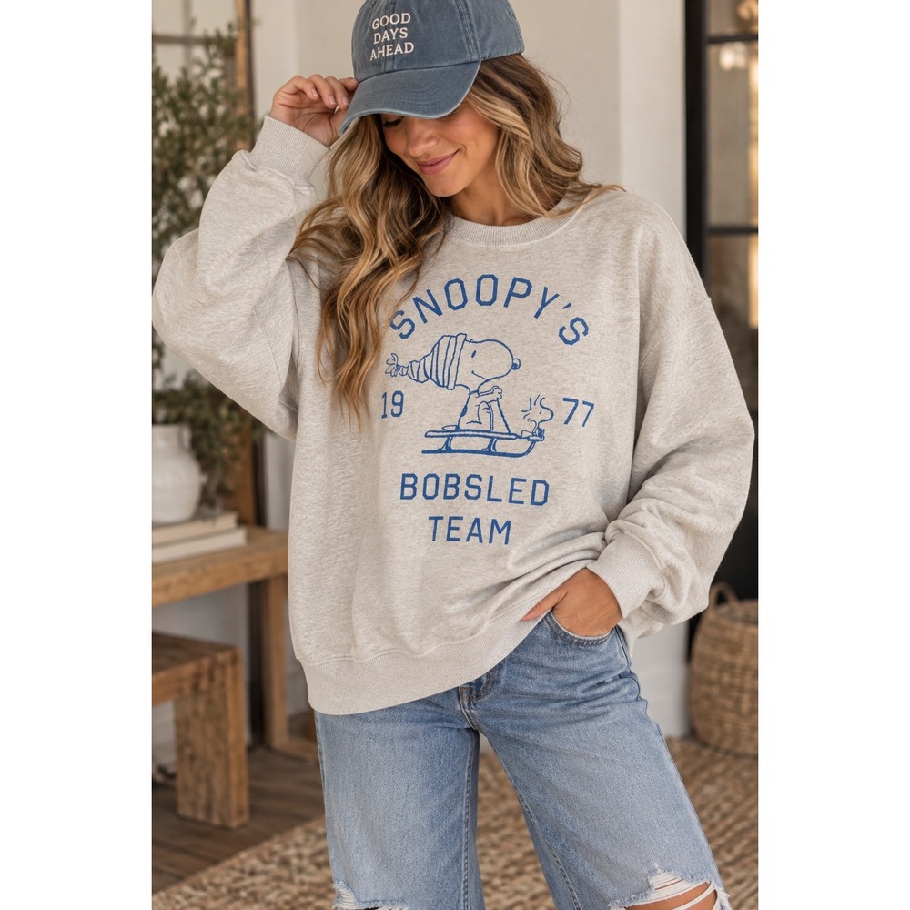 American Eagle Snoopy Bobsled Team 1977 Graphic Sweatshirt Oatmeal Large Peanuts